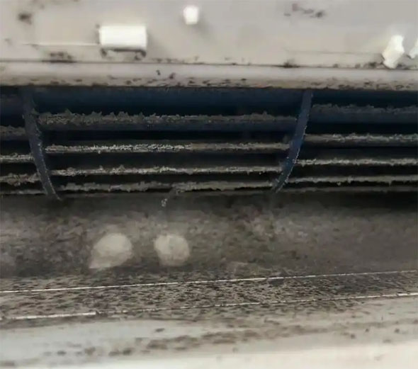 宁江空调吹的风有股烧焦味是怎么回事